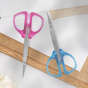 False Eyelash Scissors with Plastic Handle