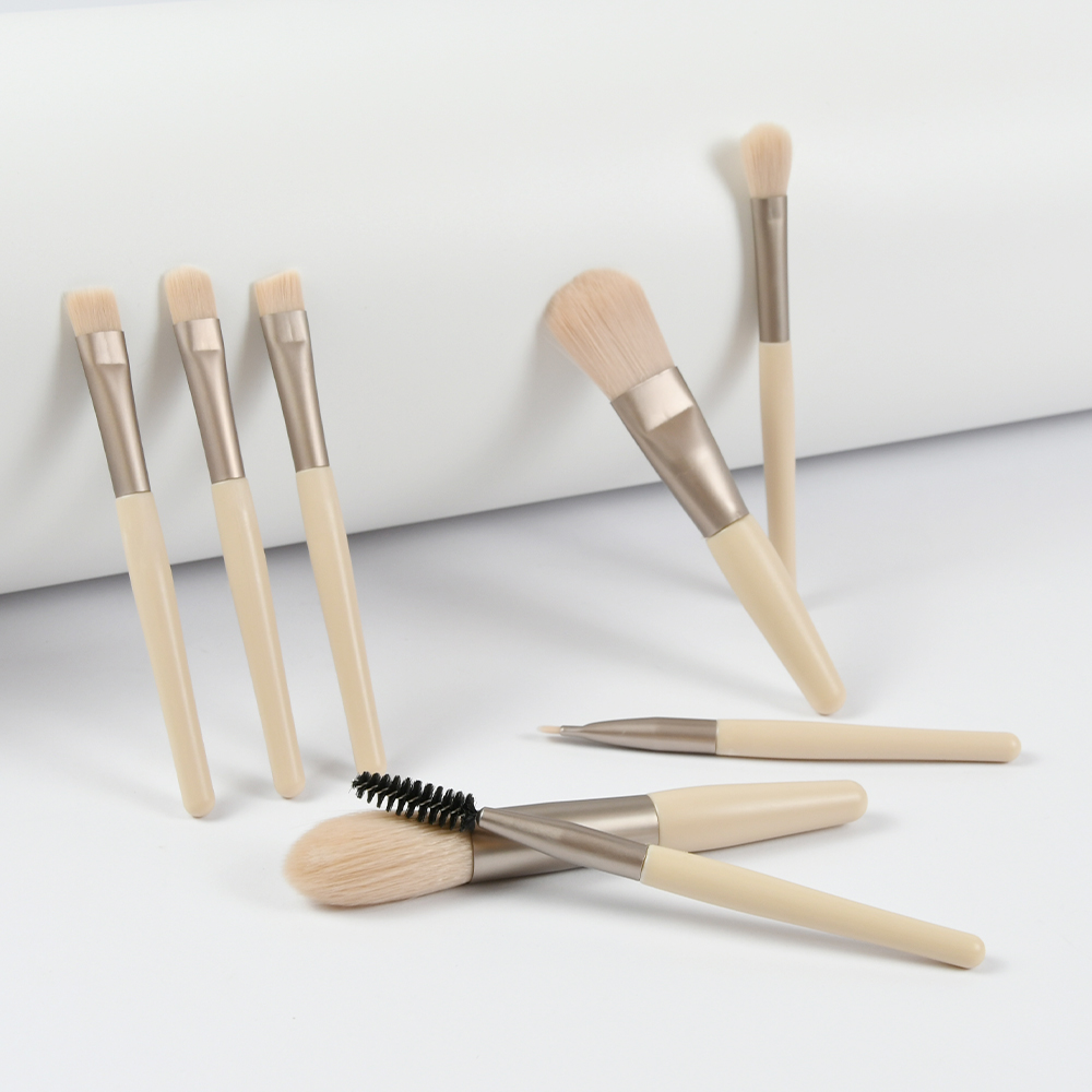 Portable Makeup Brushes Set 8PCS Travel Makeup Brush Set for Foundation Blending Face Powder