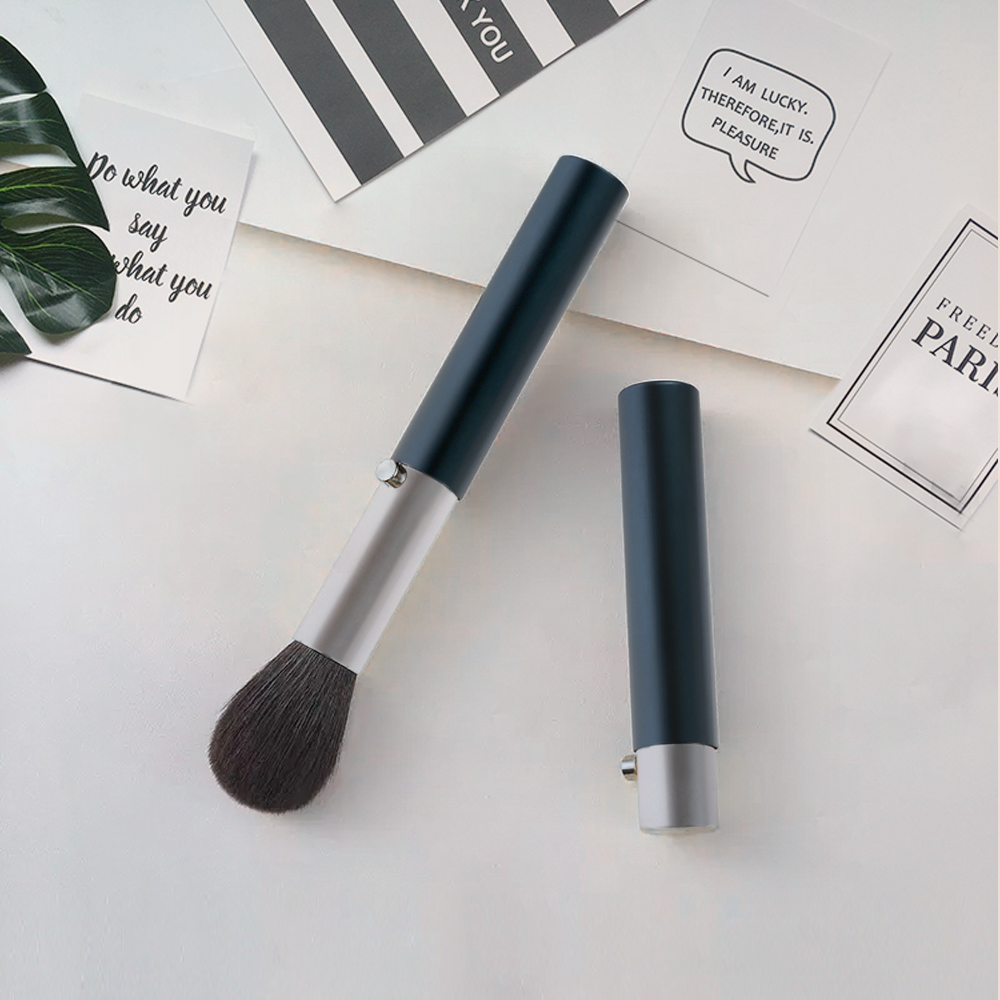 Retractable Portable Makeup Blush Brush