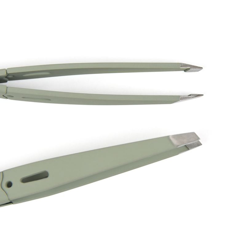45 Degree Portable Eyebrow Tweezers