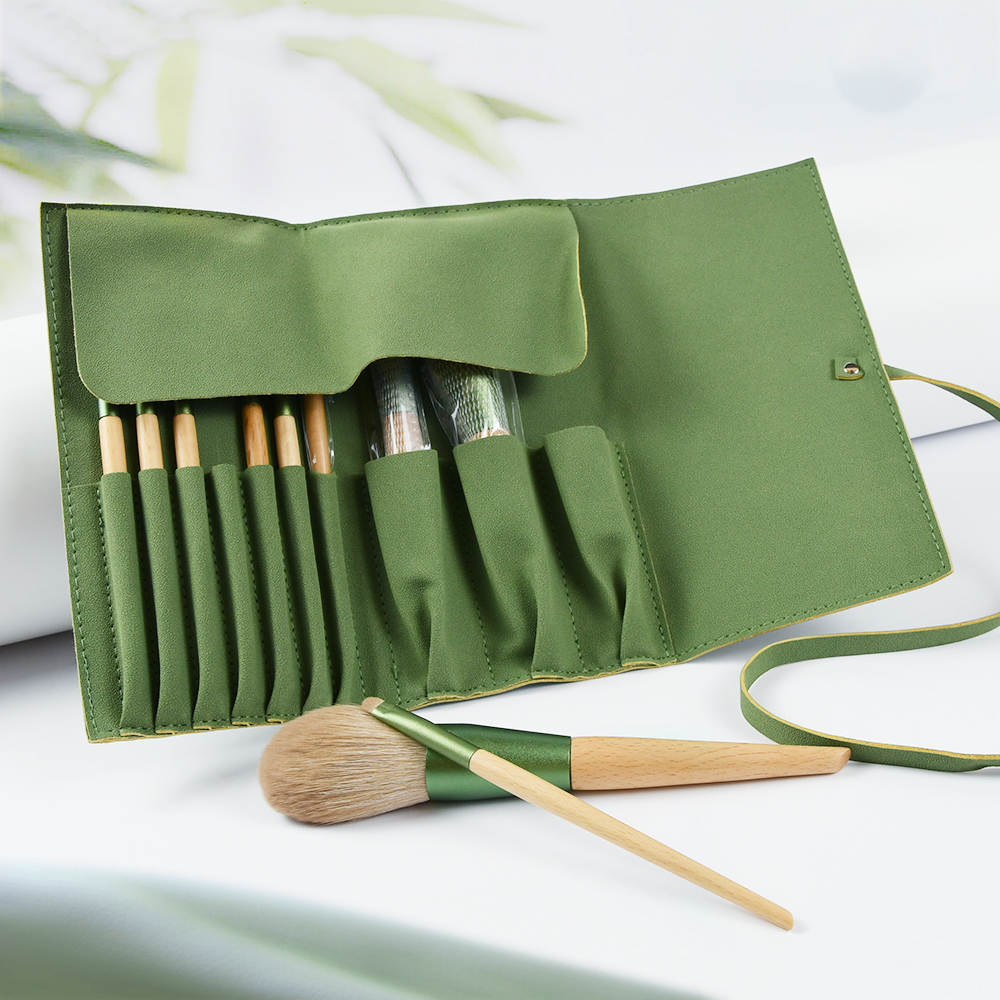 10Pcs Wooden Handle Eyeshadow Foundation Makeup Brush Set with Pouch