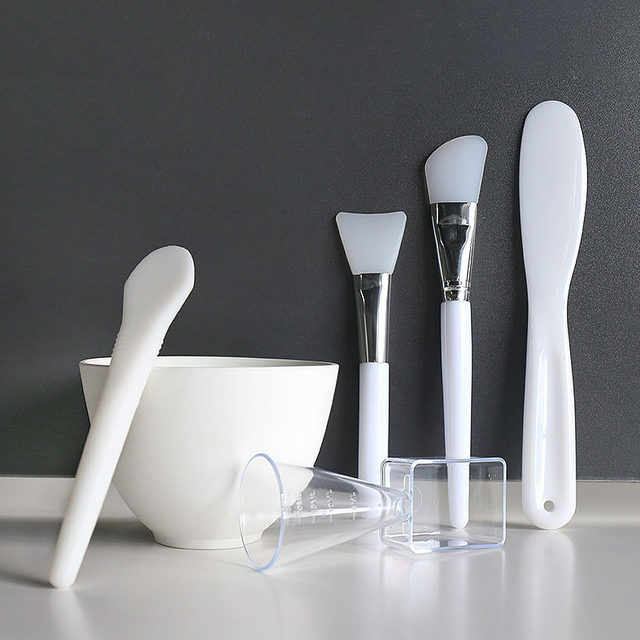 Portable White Face Care Cosmetic Spoon