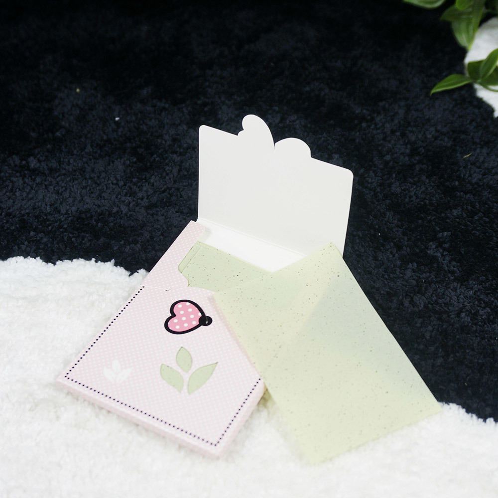 What are oil absorbing sheets made of