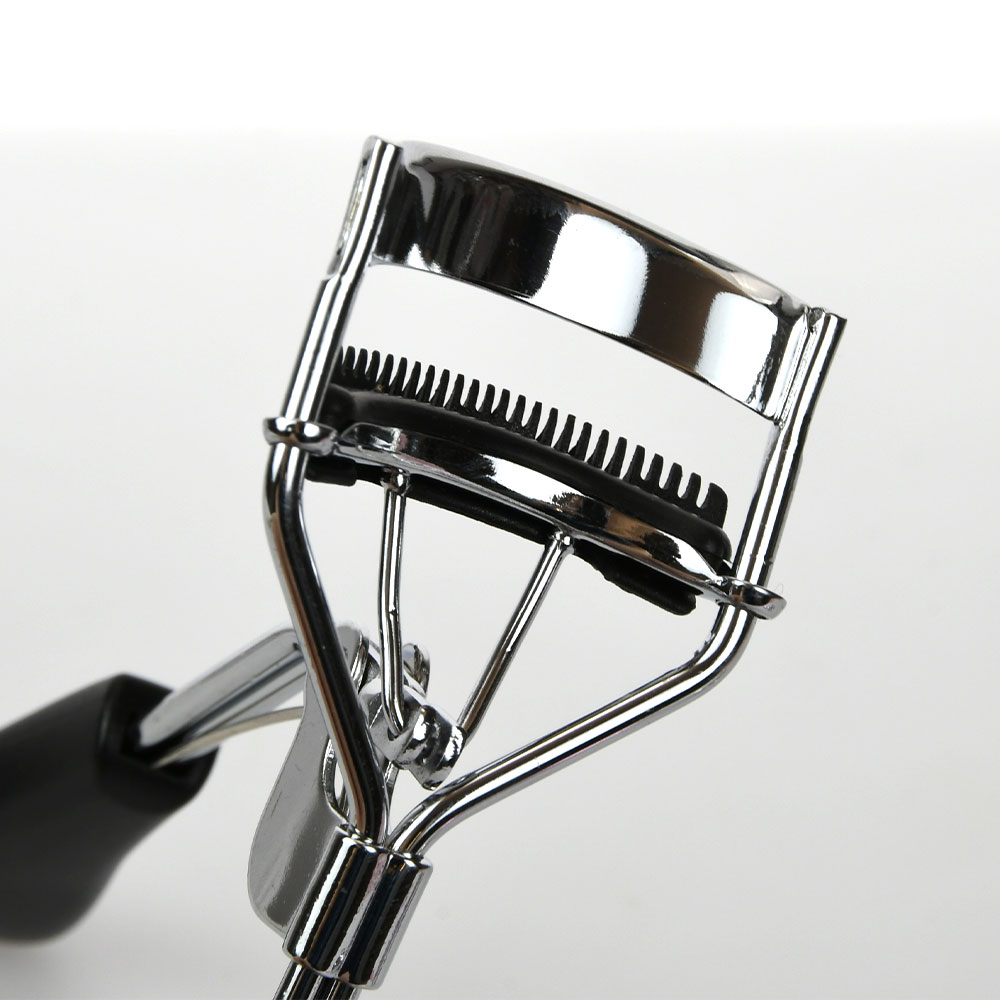 Pink Heart Handle Eyelash Curler With Built-in Comb