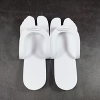 //imrorwxhqjrklo5q-static.micyjz.com/cloud/lmBpiKrrlqSRmjpkkqrnio/White-Black-Disposable-EVA-Thicken-Slippers-High-Quality.jpg