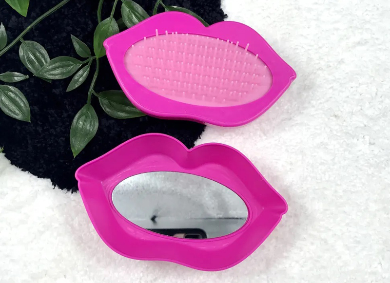 Lip Shape hair brush with mirror