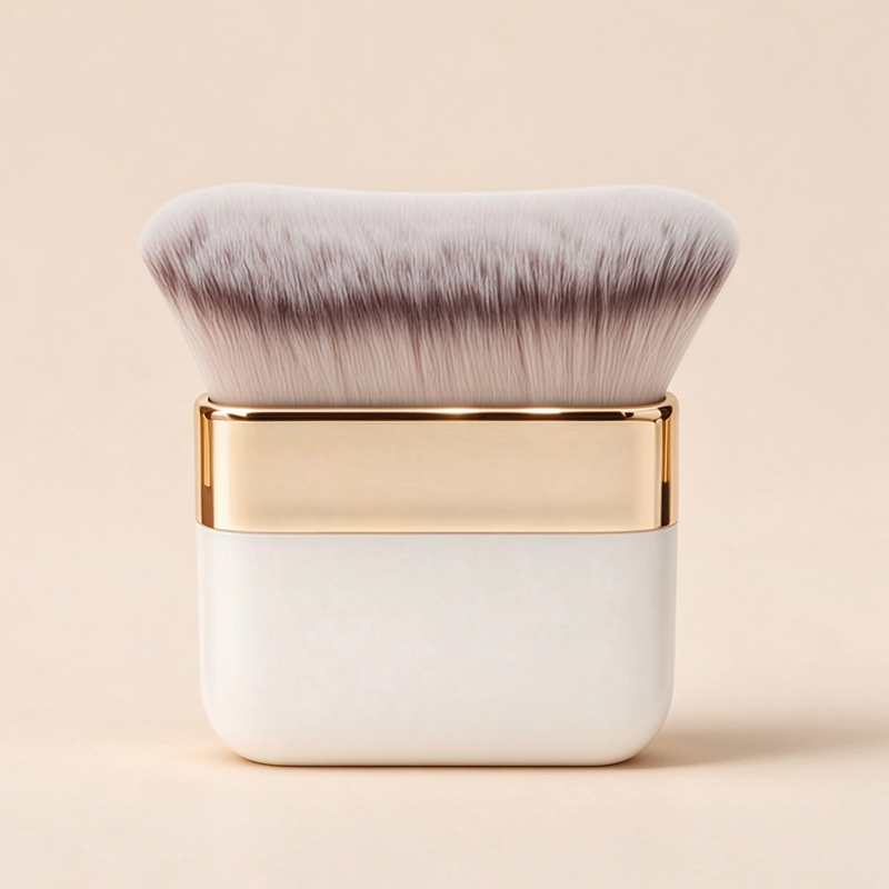 Private Label Curved Kabuki Body Foundation Brush For Self Tanning & Body Makeup